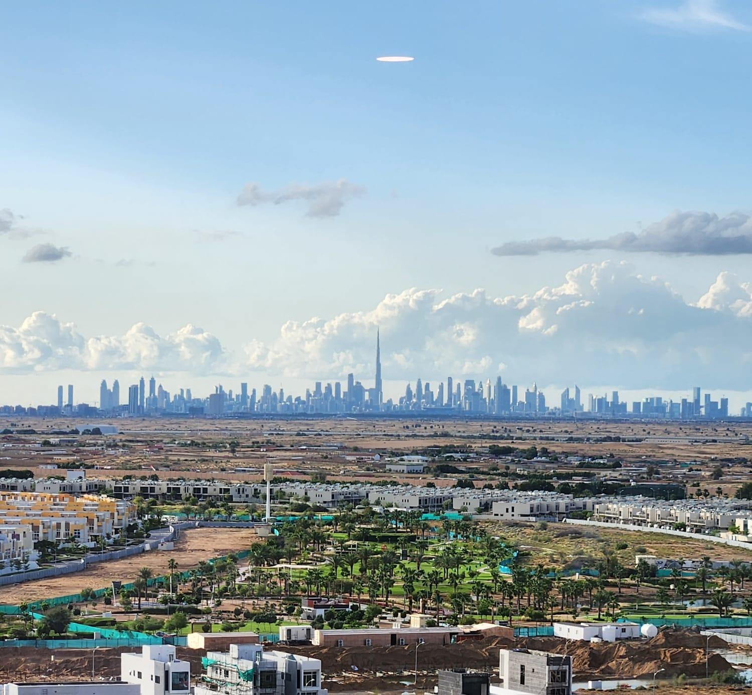 SPACIOUS 2 BEDROOM | VACANT ON TRANSFER | GATED COMMUNITY | ELEGANT ROOM SIZES | HIGH FLOOR